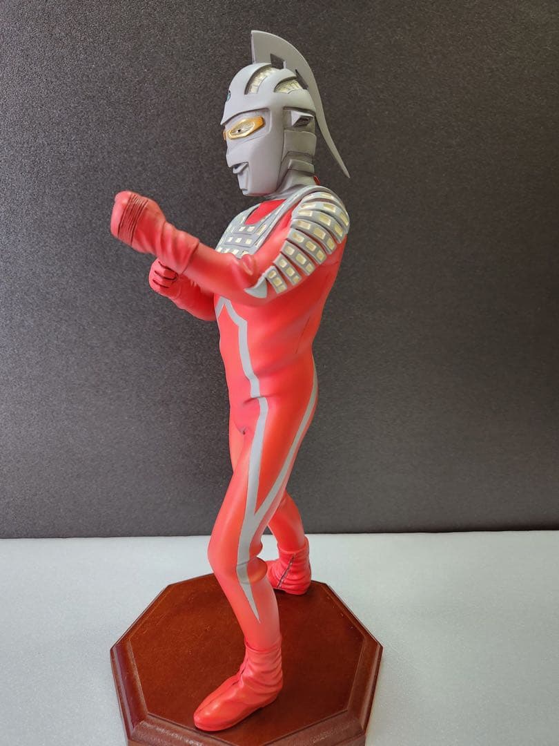 【究極のプロ完成品No21】圓句昭浩原型　ウルトラセブン　レジン　ポインター付属