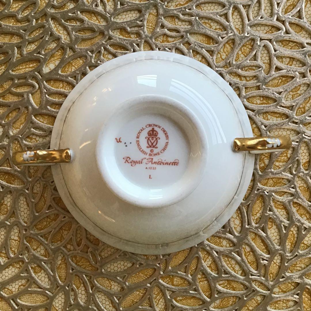 ロイヤルクラウンダービー《ロイヤルアントワネット》クリームスープカップ＆ソーサー