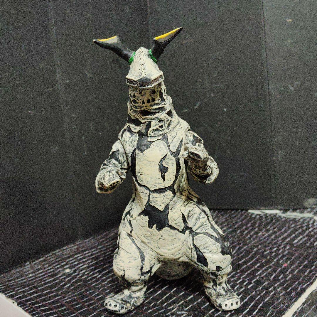 Nao様専用ウルトラ怪獣絶版ソフビEXゴモラ.エレキング - メルカリ