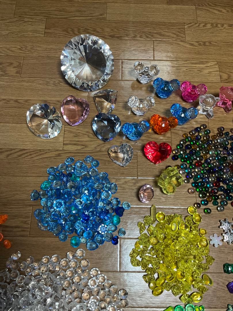 アクリルアイス キラキラ宝石 おはじき ビー玉 金の延べ棒ミニチュアレプリカ 楽天市場】【アクリルアイス】カラー宝石 ダイヤカット (約500g