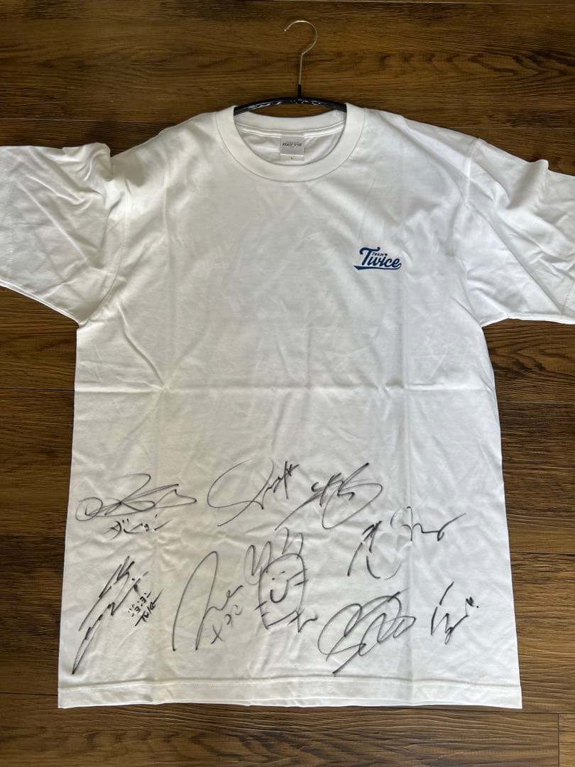 Twice READY TO BE オンラインくじ C賞 サイン入り Tシャツ - メルカリ