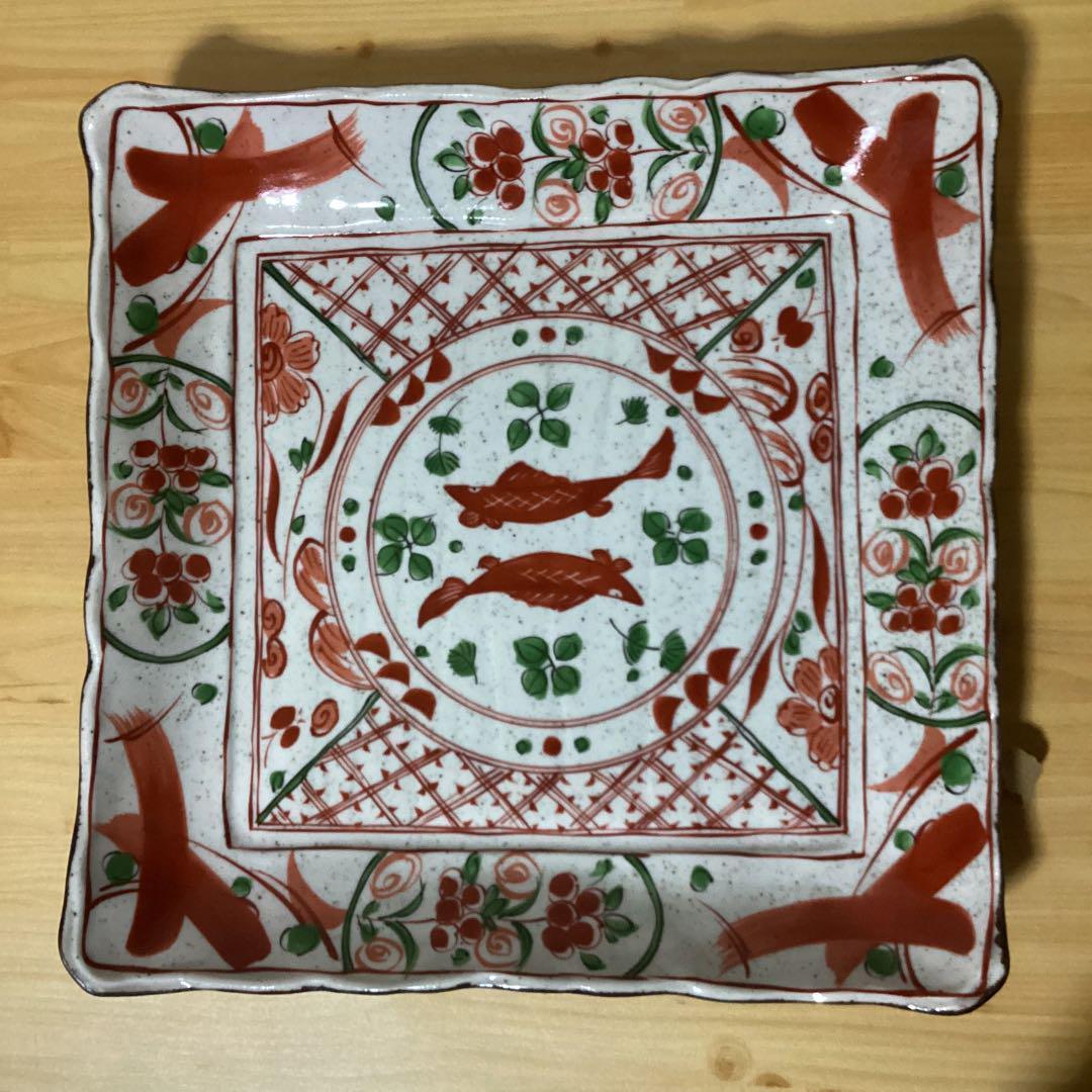 美濃焼 仁峰窯 赤絵双魚 角盛皿29㎝角 木箱入り - メルカリ