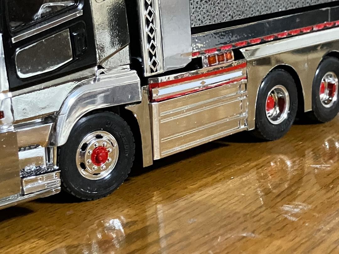 デコトラダンプ、1/32スーパーグレートデカ箱ダンプ、完成品 - メルカリ