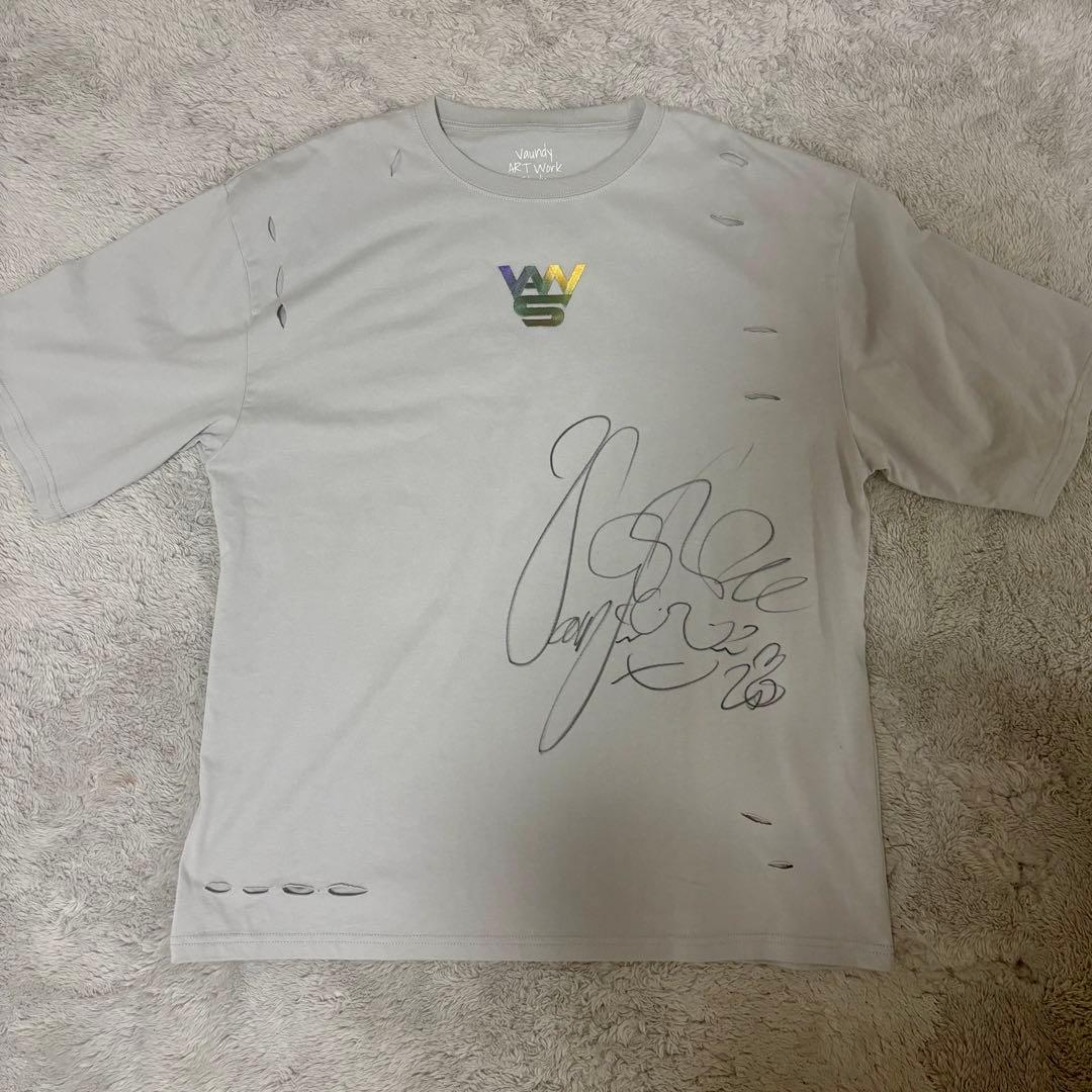 vaundy little punk サイン入りTシャツ - メルカリ