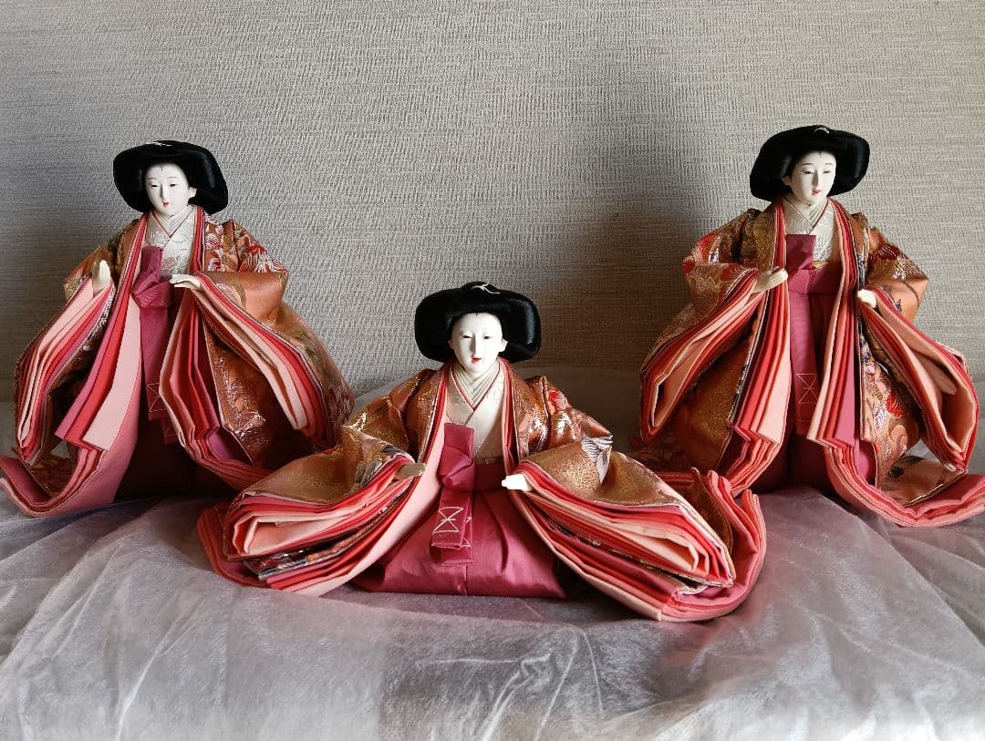 三人官女　お雛様　西陣織 西陣織】三軸組織・孔雀皇貴 〜 平安天鳳・高級織物シリーズ雛人形