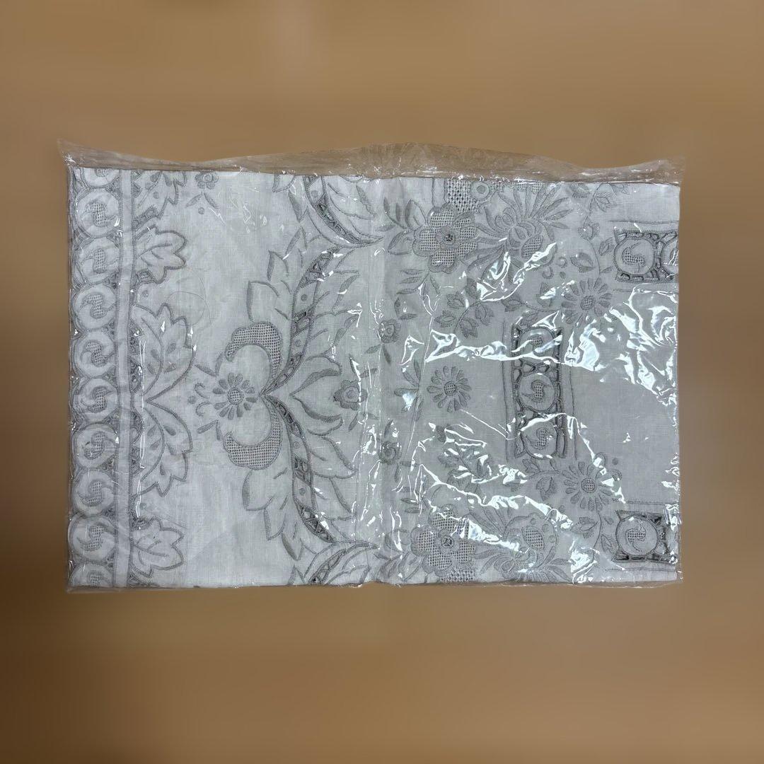 麻混 繊細刺繍 透かしレース編み込み アンティーク風テーブルクロス 楽天市場】テーブルクロス 欧風レース縁取り 刺繍 花柄 華やか 豪華