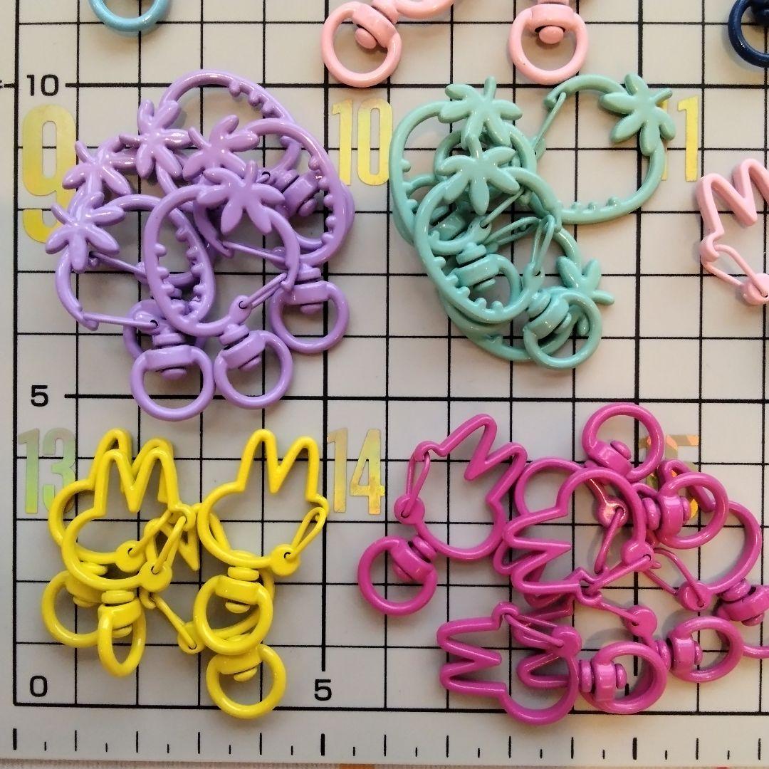 No.955 カラフル いちご 金属ナスカン 1 キーホルダー 資材