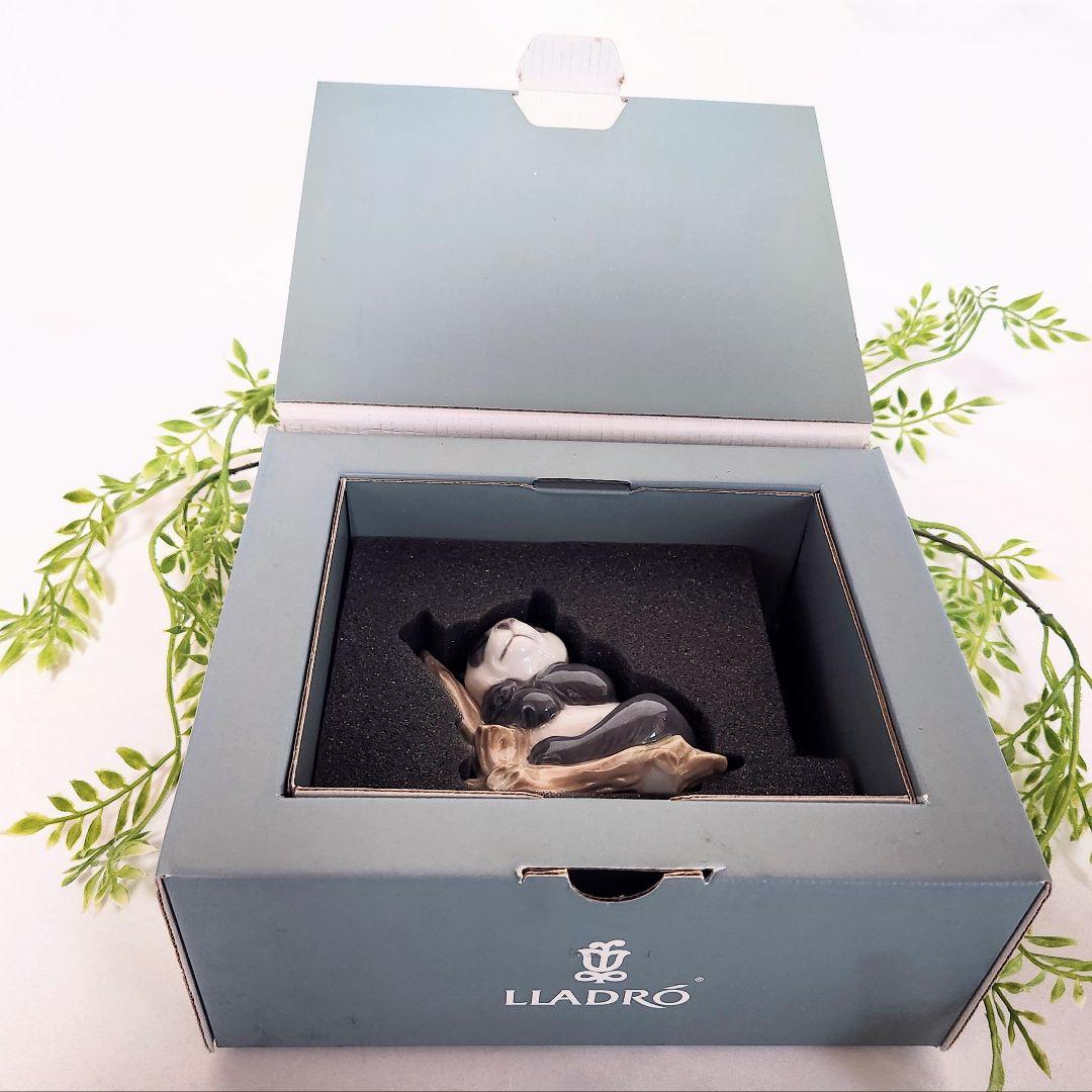 リヤドロ【美品・箱入】フィギュリン《幸運のパンダ》No.8105