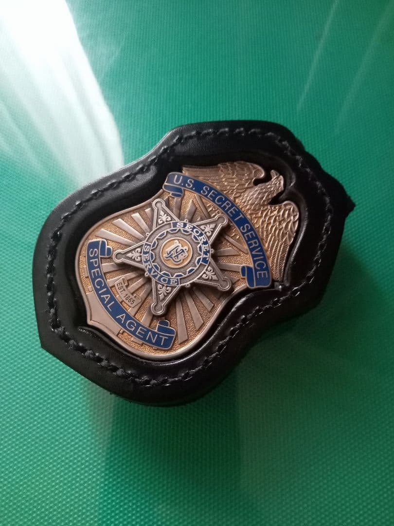 ポリスバッジ　シークレットサービス　ホルダー付き Amazon.co.jp: ポリスバッジ USSS アメリカ合衆国シークレットサービス
