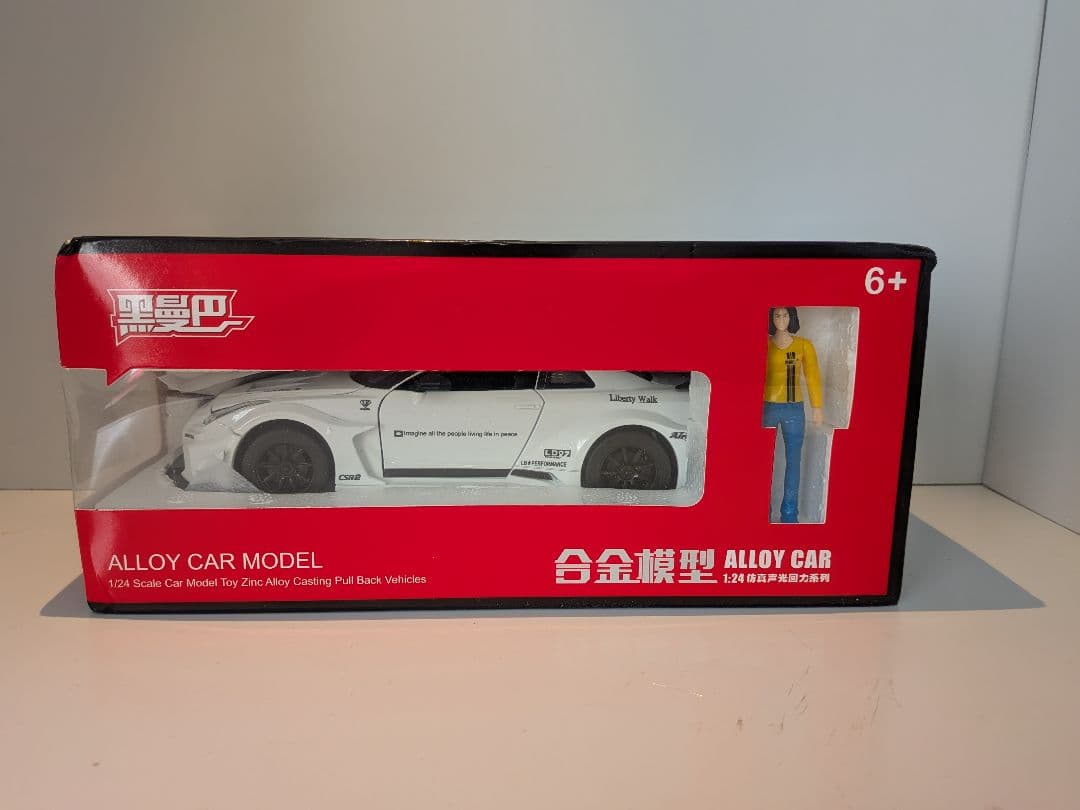 LBWK 1/24 R35 GT-R ミニカー フィギュア付 点灯 音 白 - メルカリ