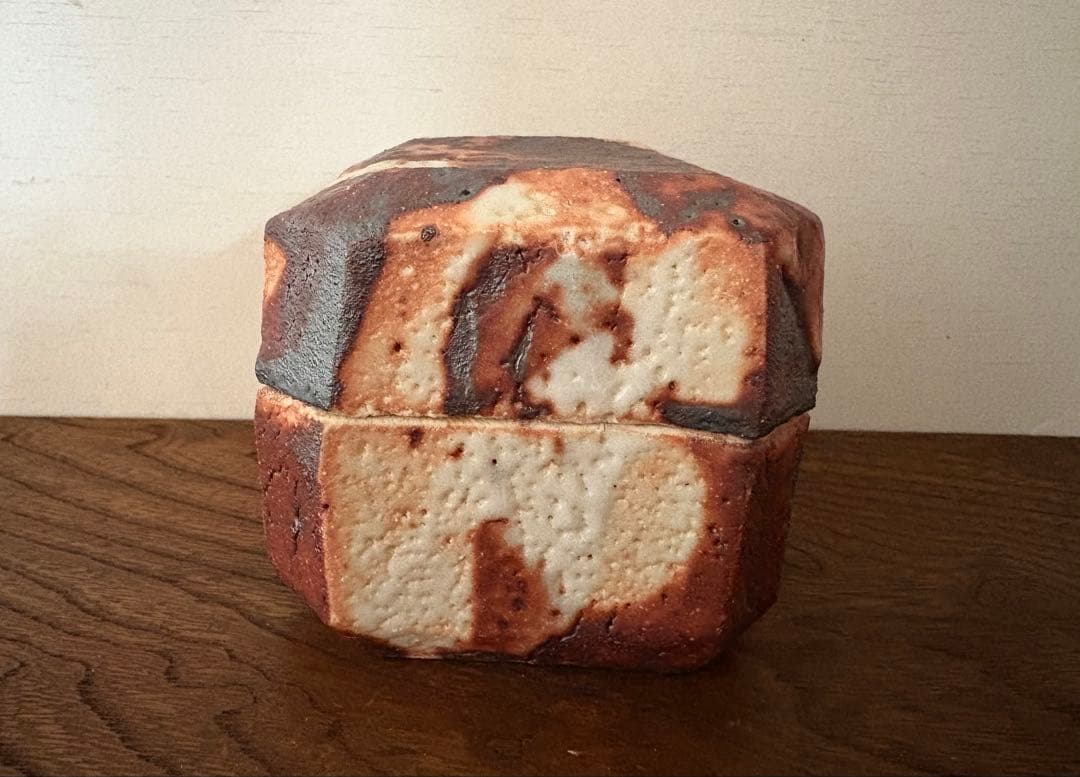 松崎健　志野香合　共箱