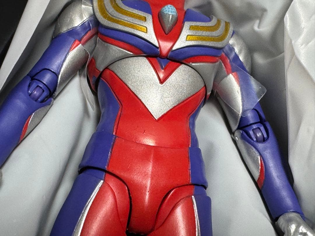 S.H.Figuarts (真骨彫製法) ウルトラマンティガ