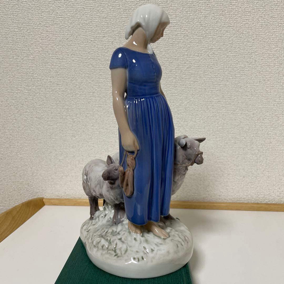 ＊女性と３頭の羊＊高さ２７cm・Ｂ＆Ｇ． ・希少・