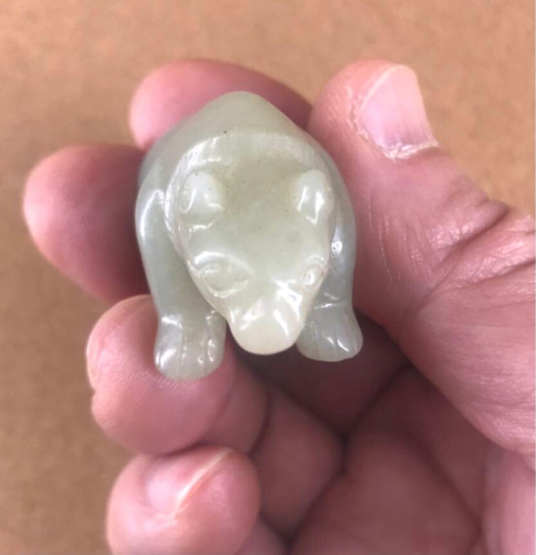 古玉石　《熊》置物 整理番号：AT133