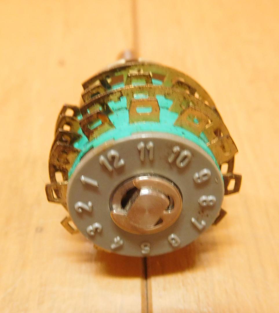 ロータリスイッチ　RS 321 385 -806