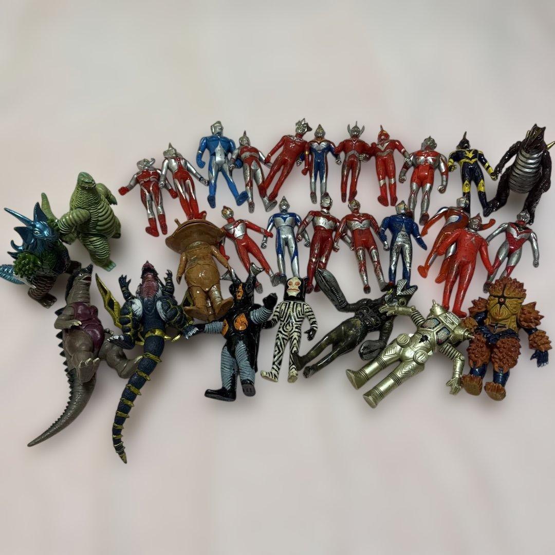 ウルトラマン 怪獣 ソフビ まとめ売り29体 - メルカリ