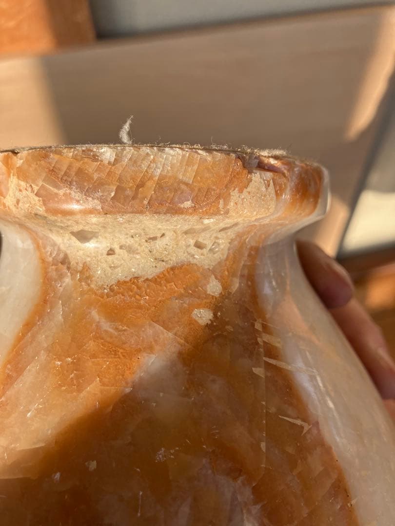 鍾乳石製 花瓶 クリーム色と茶色のストライプ