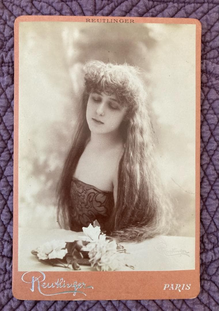 フランスアンティーク　大判名刺版写真（カルト・キャビネ）　女優　ロバンヌ嬢 名刺版写真 カルトドヴィジット – France Antique 銀色アンティーク