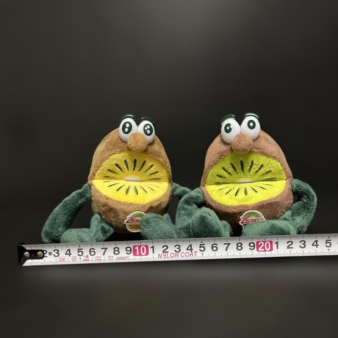 Zespri キウイブラザーズ キウイ ぬいぐるみ 2体セット - メルカリ