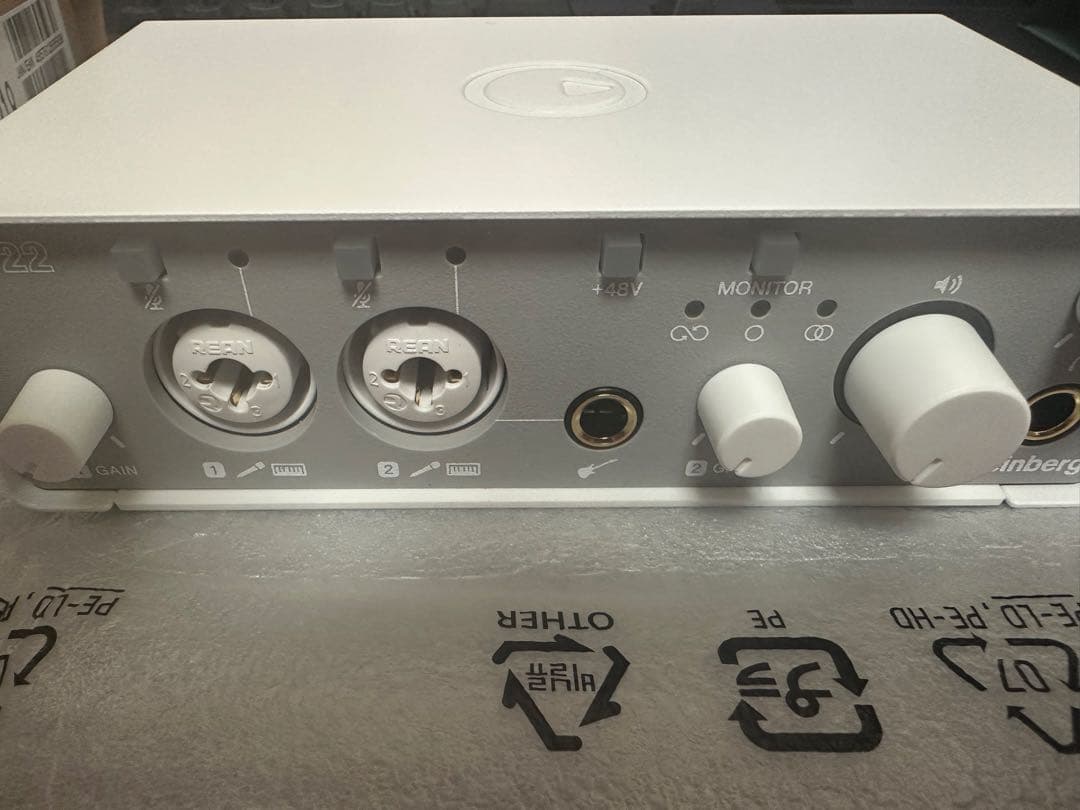 STEINBERG IXO22 W ホワイト USBオーディオインターフェイス USBオーディオインターフェイス IXO22 W ホワイト STEINBERG