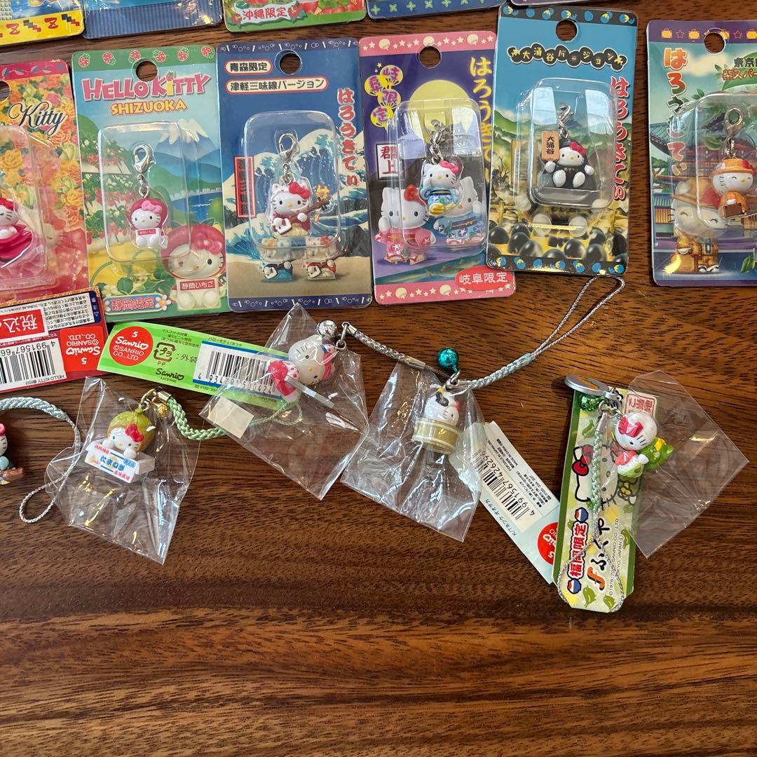 ご当地キティ　ファスナーマスコット&根付け《100個セット》