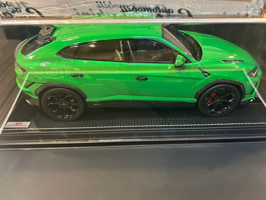 Lamborghini Urus 1/18 グリーン　精密模型 1/18 Lamborghini Urus Verde Selvans Pearl Green Model Car By