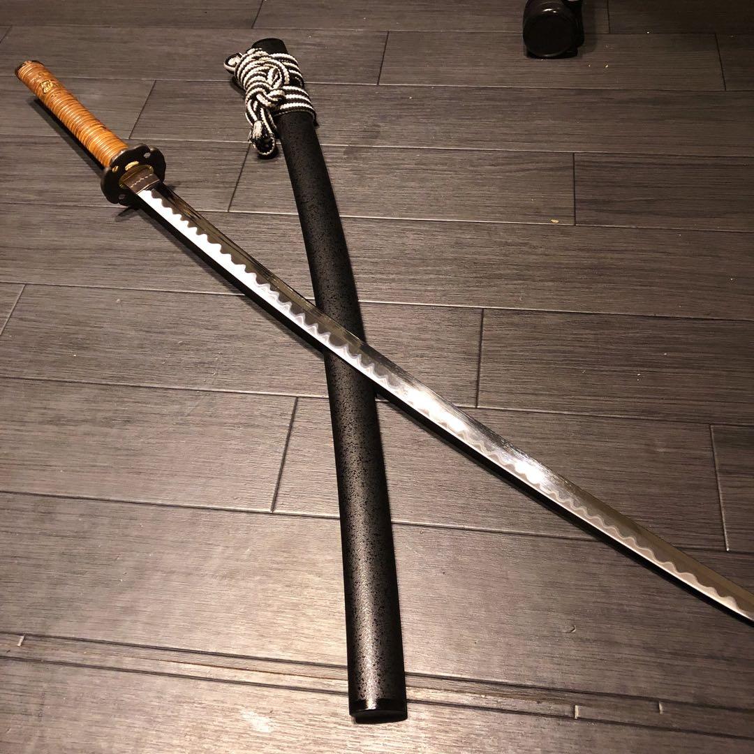 高級模造刀　籐巻拵え　高級居合刀　白黒結び　合金　籐巻柄 即納品 長曾称虎徹 近藤勇愛刀 亜鉛合金刀身 刀袋付 高級模造刀