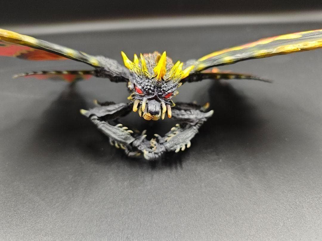 S.H.MonsterArts バトラ（成虫）＆バトラ（幼虫） スペシャルカラー