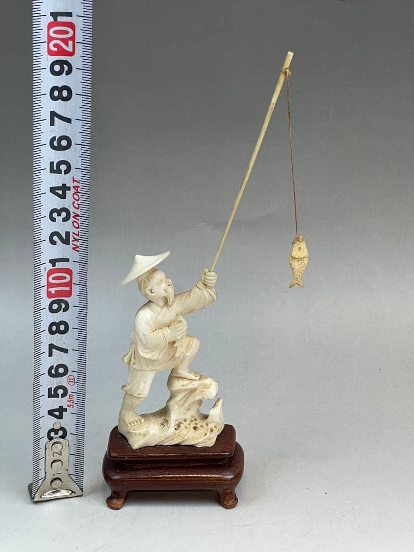 美品］極上 白象 翁魚釣り 61g置物 送料込み￼ - メルカリ