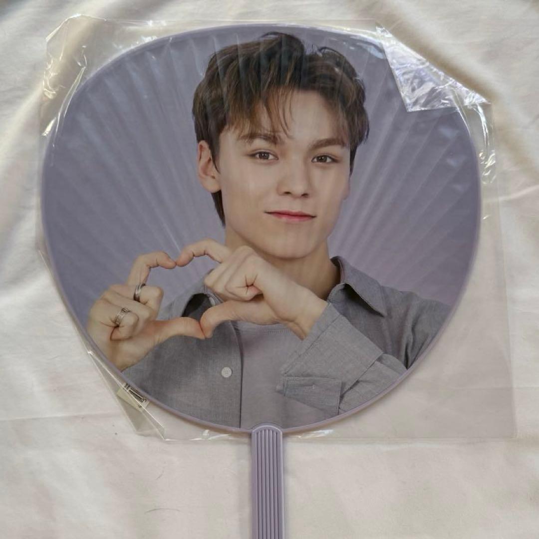 SEVENTEEN バーノン うちわ JAPAN DOME TOUR 公式 - メルカリ