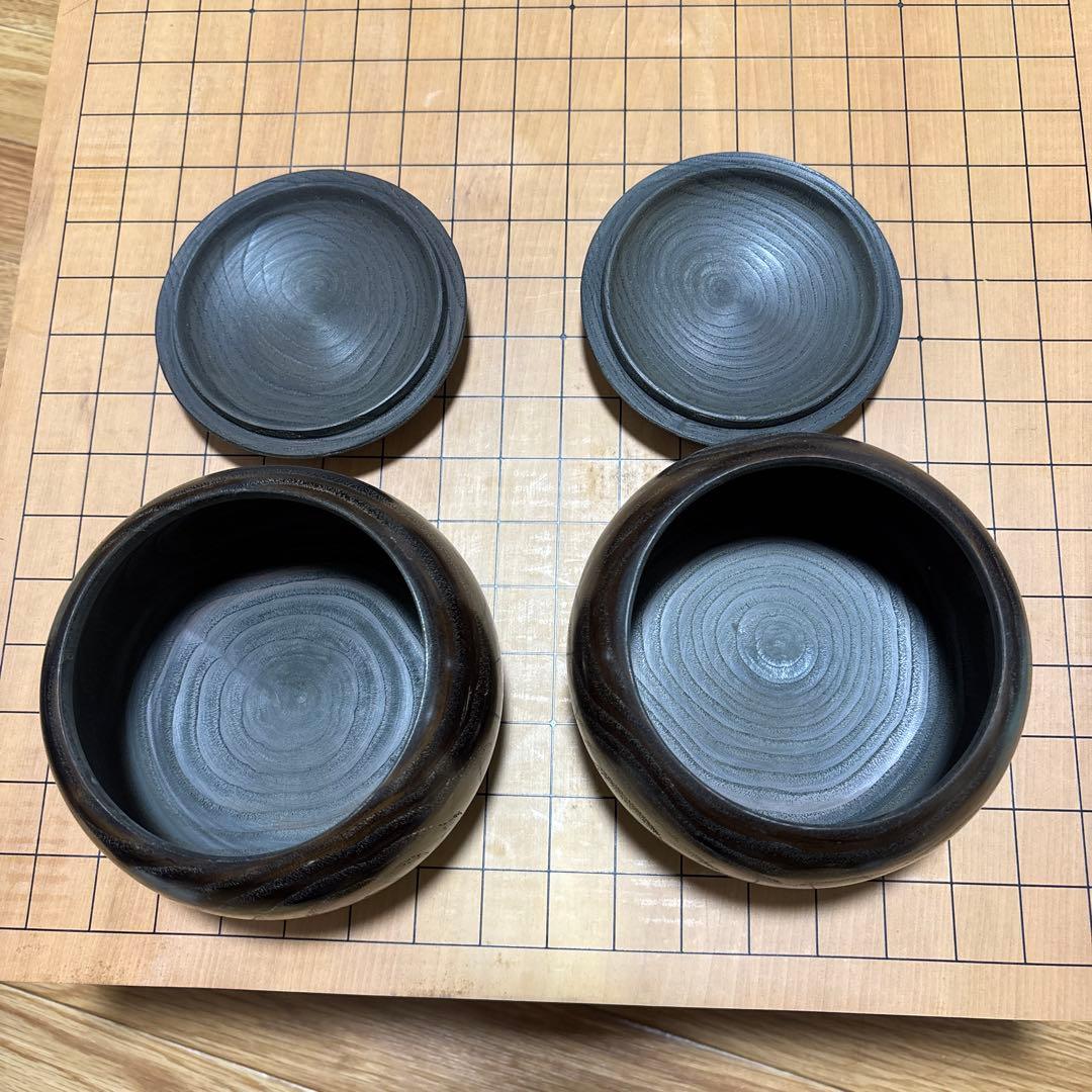 新品 百貨店購入品 囲碁セット【碁盤 ヘソ付き 脚付 碁石 蛤 那智黒 22