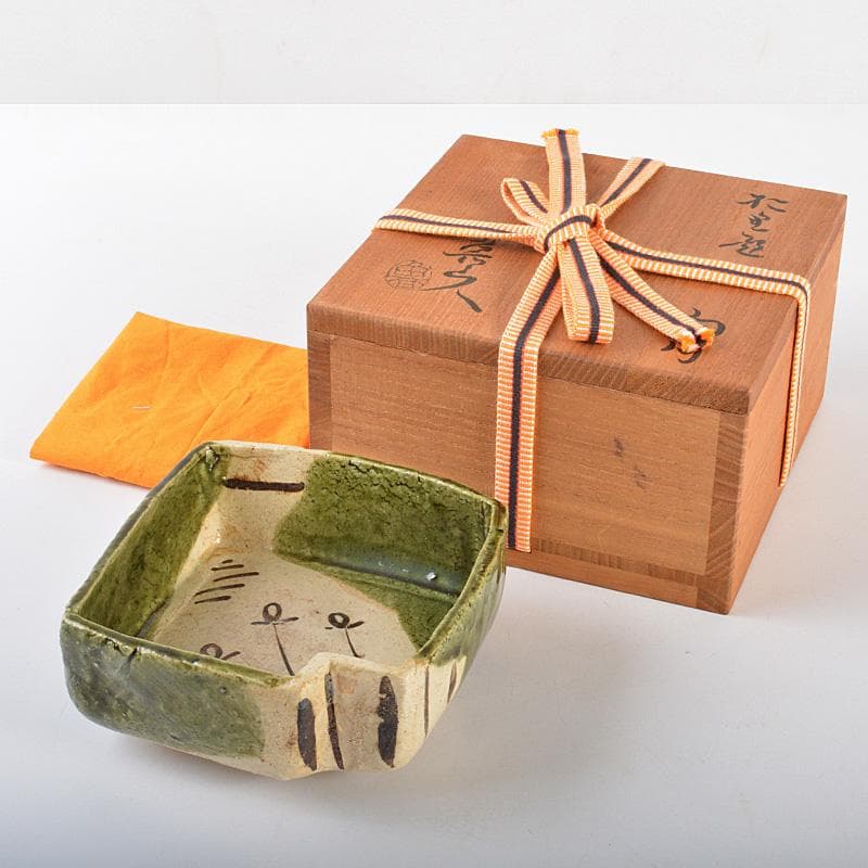 北大路魯山人作　織部焼　向付　共箱　D　R5335 北大路魯山人作 織部焼 向付 共箱 D R5335 - メルカリ