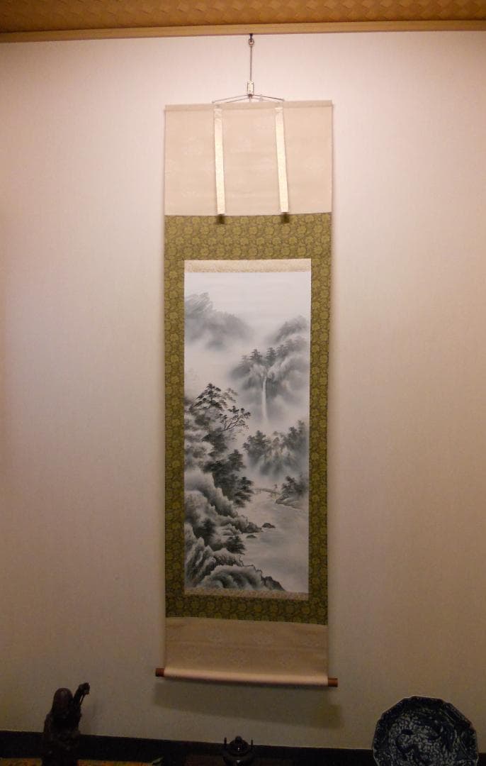 掛け軸 坂口竹春 水墨山水 絹本 希少 軸装 茶道具 掛軸 美品 です。