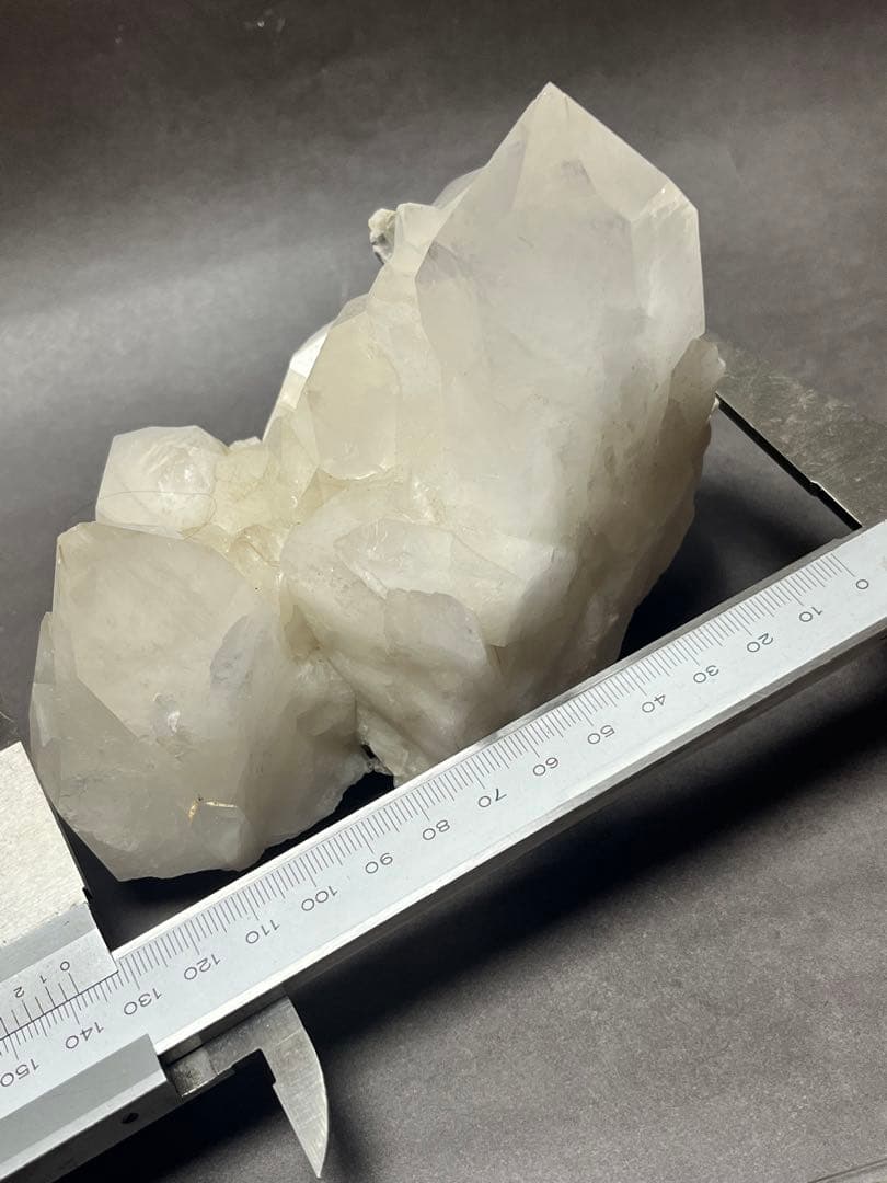 ブラジル産　水晶クラスター　1.3kg