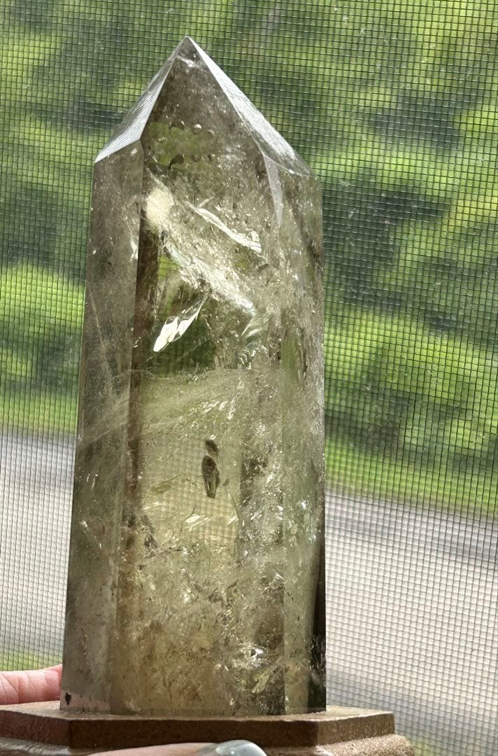 光を内包する景色 レインボー入り スモーキークォーツ オベリスク