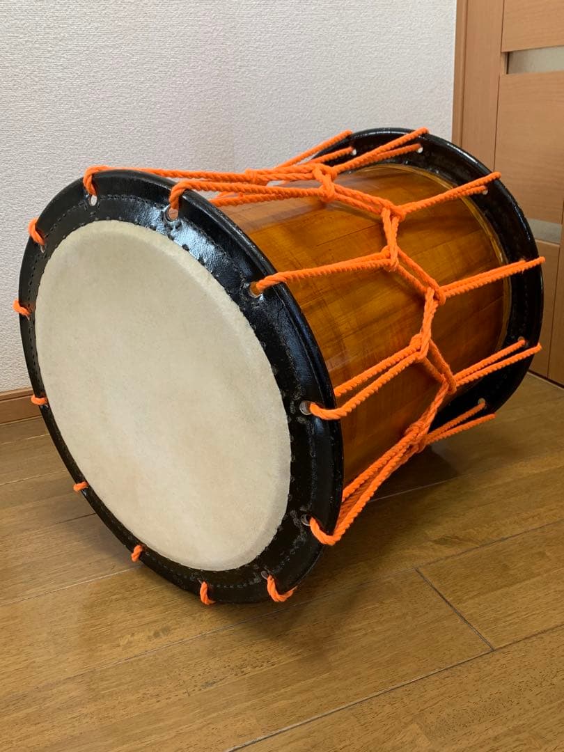 桶胴太鼓　和太鼓　W48cm 約5.6キロ　担ぎ桶太鼓　現状品 桶太鼓 桶胴太鼓 1尺8寸 吊り台付 | 太鼓,桶胴太鼓 通販なら和楽器