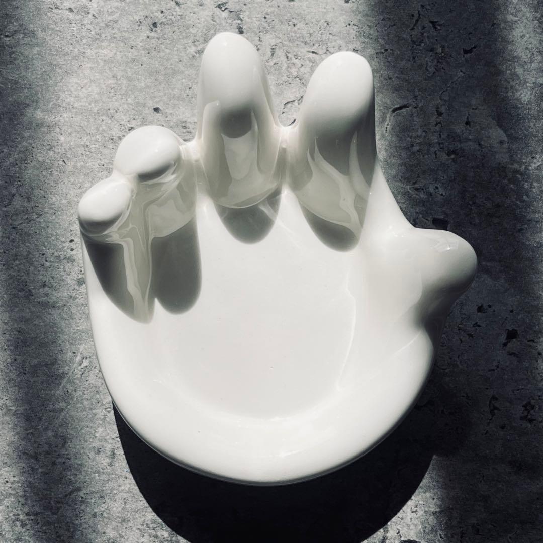 80s ミルクガラス　小物置き　ヴィンテージ　ビンテージ　ハンド　手　オブジェ ハンド型 ミルクガラス皿 ハンドモチーフ アクセサリートレイ U.S.A