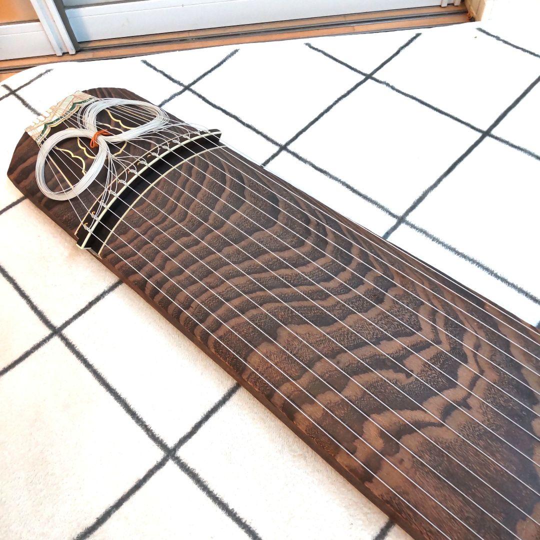 くり甲 綾杉彫り 刳甲 琴 13弦 琴 くり甲 13弦 子持ち綾杉彫 | 骨董品買取・和楽器買取 五宝堂