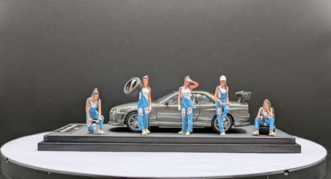 1/64スカイラインGT-R(R34)＆フィギュア(女性整備士)ジオラマ Amazon.co.jp: 1 64 ツナギを着た整備士の女性 ジオラマ用フィギュア