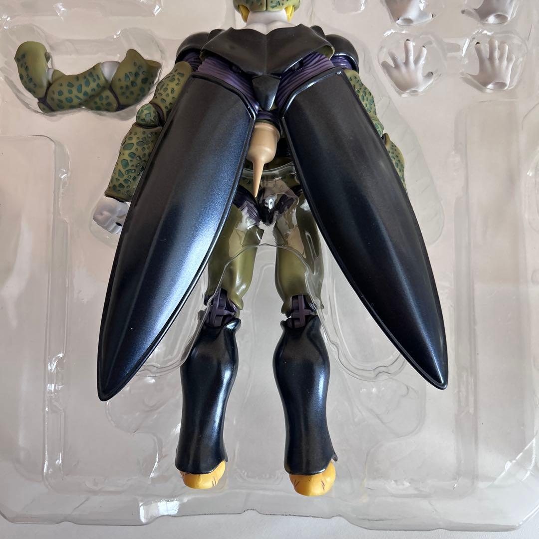 ドラゴンボールZ S.H.Figuarts セル完全体　フィギュア