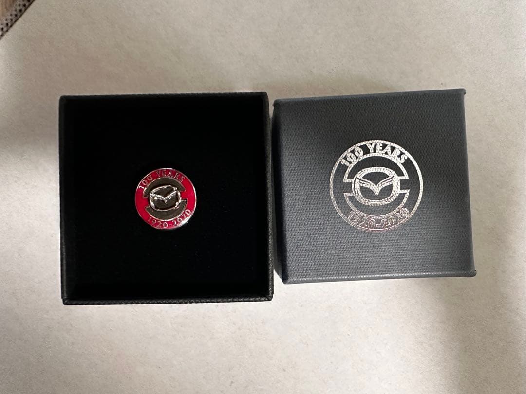 Mazda 100 Years エンブレム 1920-2020 記念 ピンバッチ - メルカリ
