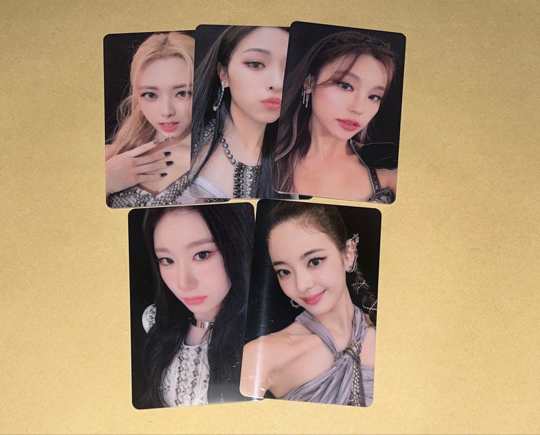 ITZY ラキドロ トレカ 5枚 セット - メルカリ