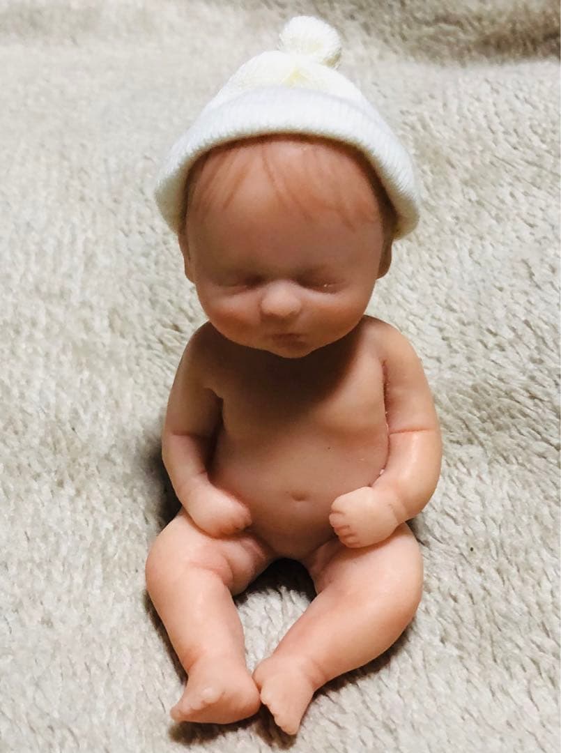 ハンドメイド　作家様　赤ちゃん　女の子の赤ちゃん　樹脂粘土　置物 6f93f6b7a593e36b2bd5f8a269bf76
