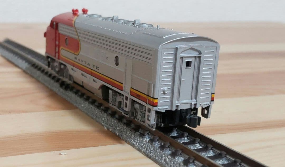 KATO EMD F7A SANTA FE塗装 [品番:176-2121]