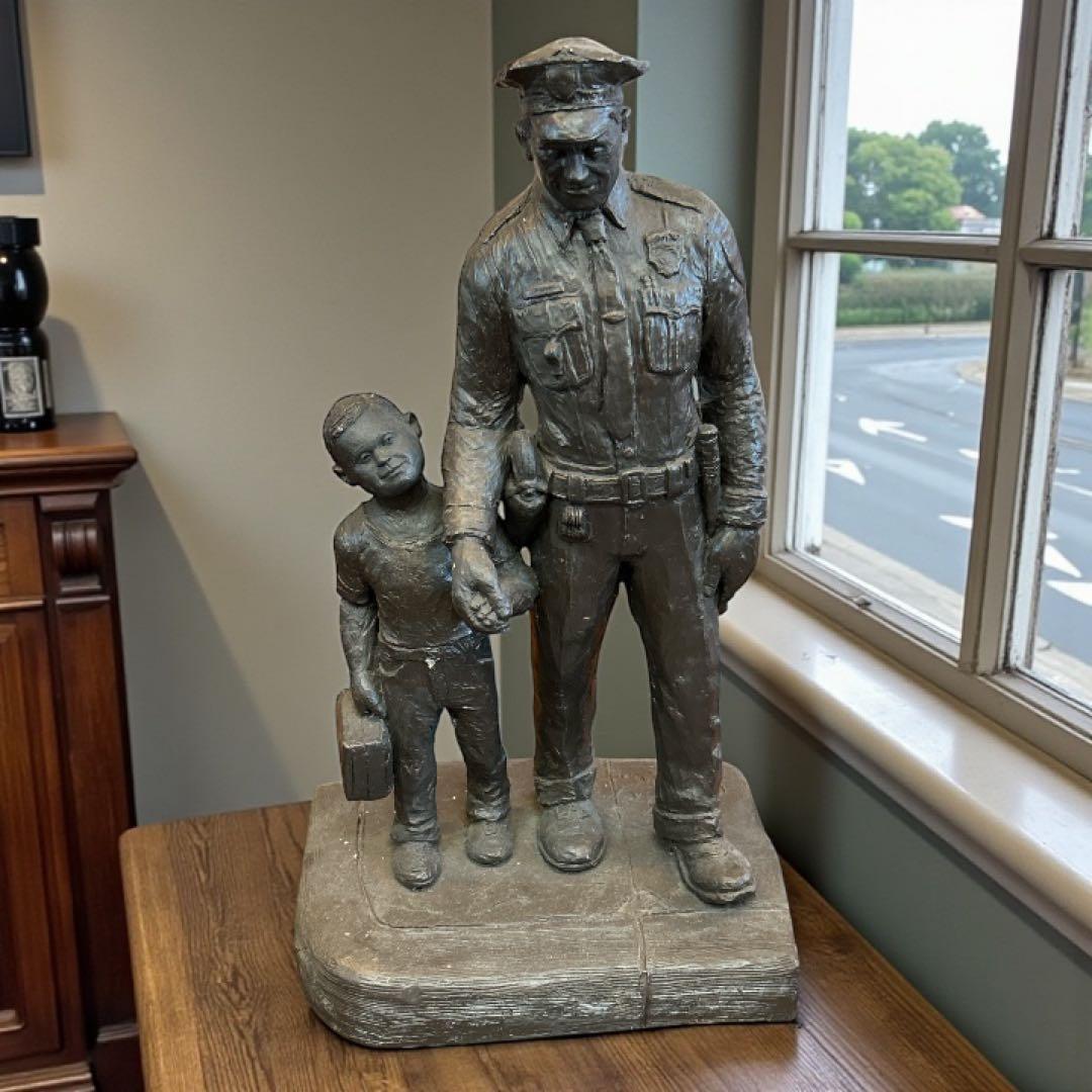 彫刻家 マイケルガーマン氏作 アンティーク彫刻　アメリカンインテリア ガードマン The world is always made up of two sides: THE FRONT and THE BACK