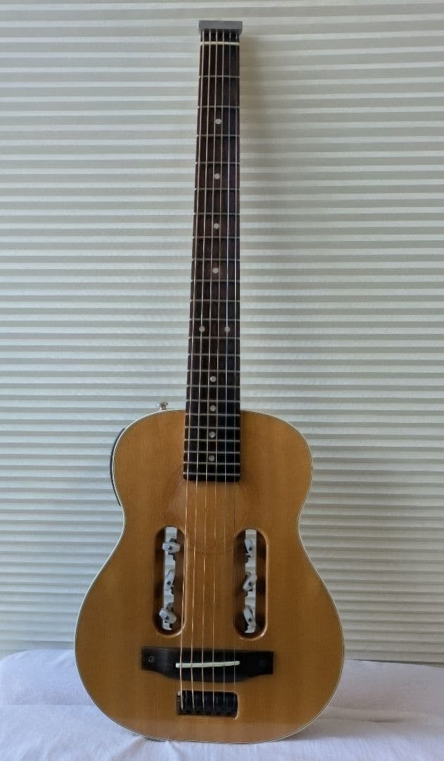 ミスターです これで5足目の最愛スニーカー「スタンスミス」。コラボな“黒スニ”は