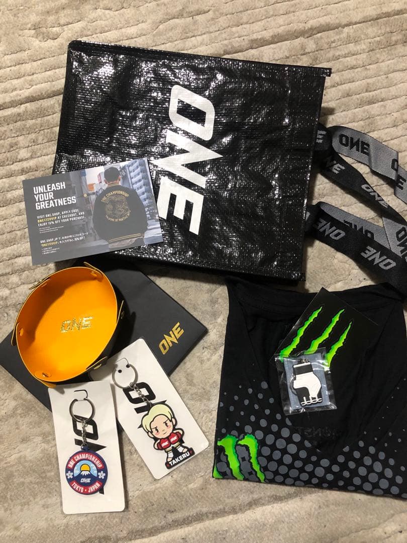 武尊vsロッタンONE173 VVIP限定特典ギフトセット一部 - メルカリ