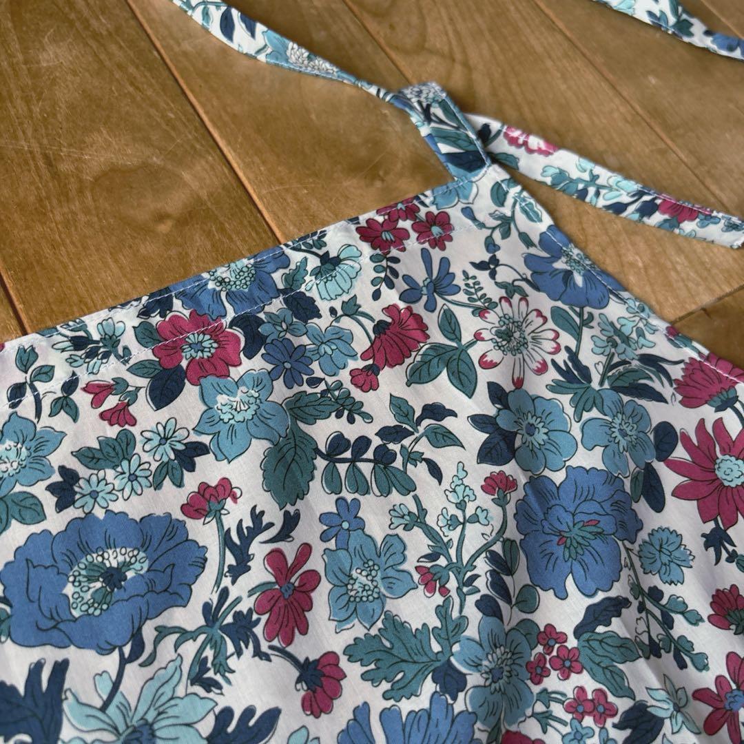 かち様 エプロン　 リバティタナローン Daisy MorisiaＤＵ