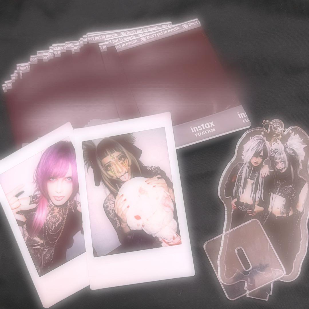 リリカ アクリルキーホルダー チェキ サインあり]チェキ風アクリルキーホルダー - tadano-hito - BOOTH