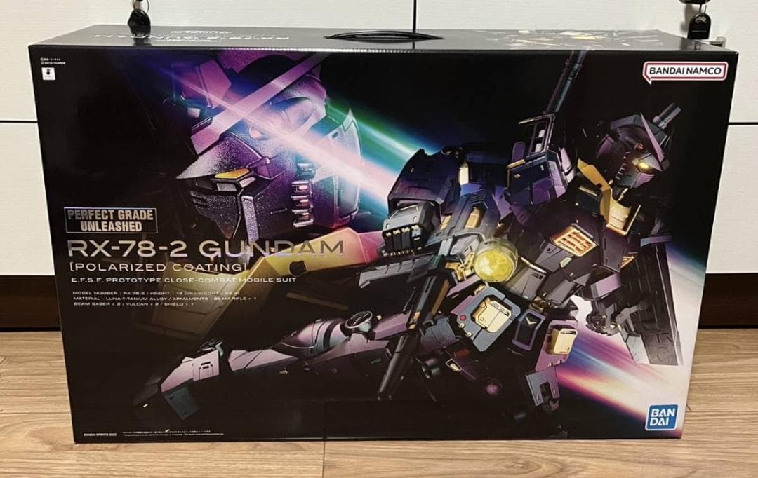 バンダイ 海外超限定 PG RX-78-2 ガンダム 1/60 偏光コーティング